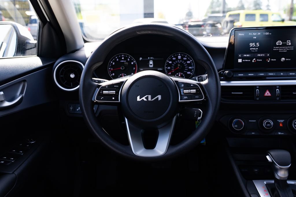 Used 2024 Kia Forte LXS w/ LXS Technology Package FWD image 11