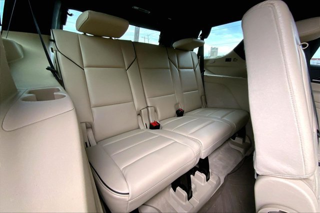 Used 2021 Cadillac Escalade Premium Luxury AWD/4WD image 28