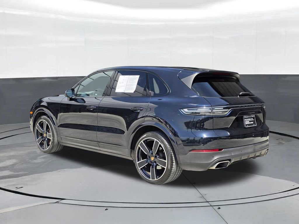 Certified 2023 Porsche Cayenne Platinum Edition image 3