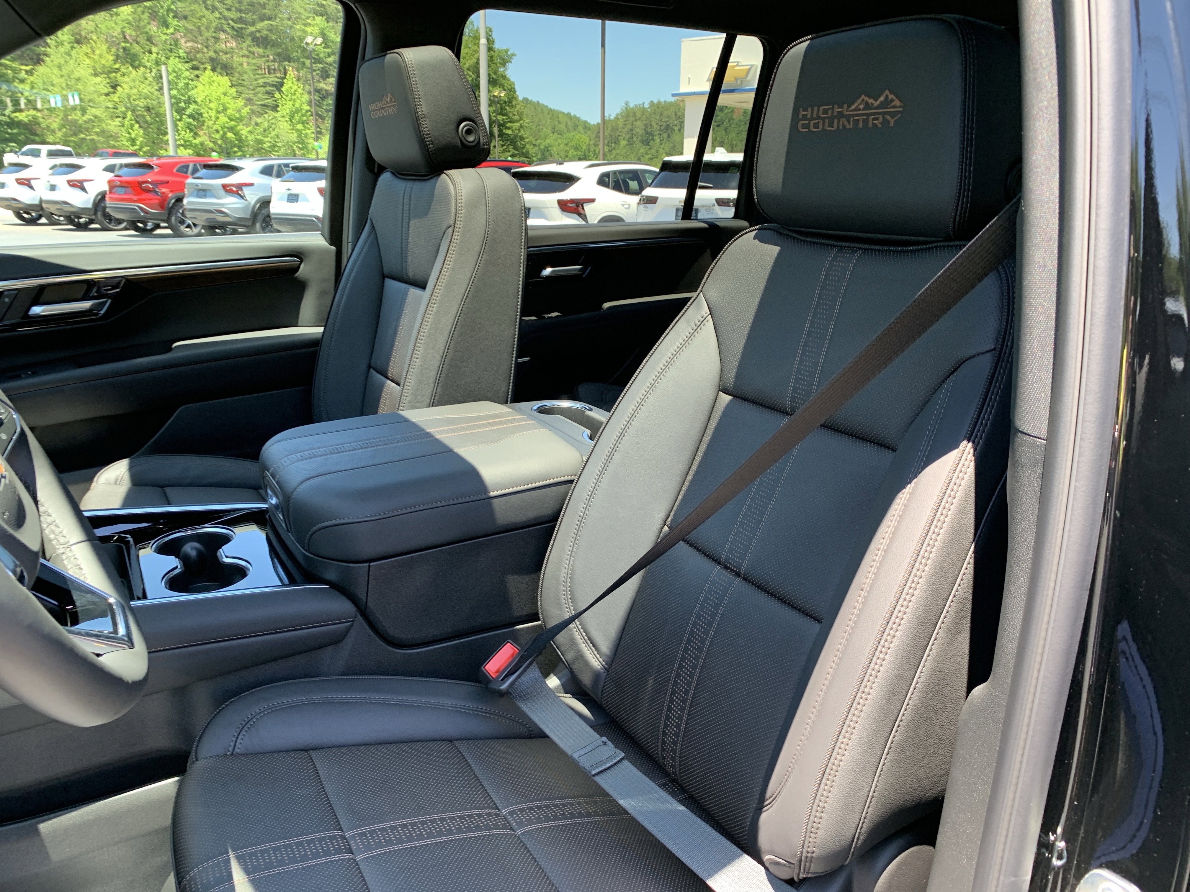 New 2026 Chevrolet Suburban High Country AWD/4WD image 11
