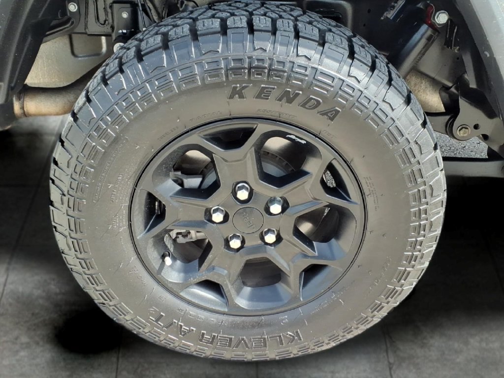 Used 2023 Jeep Gladiator Sport AWD/4WD image 9