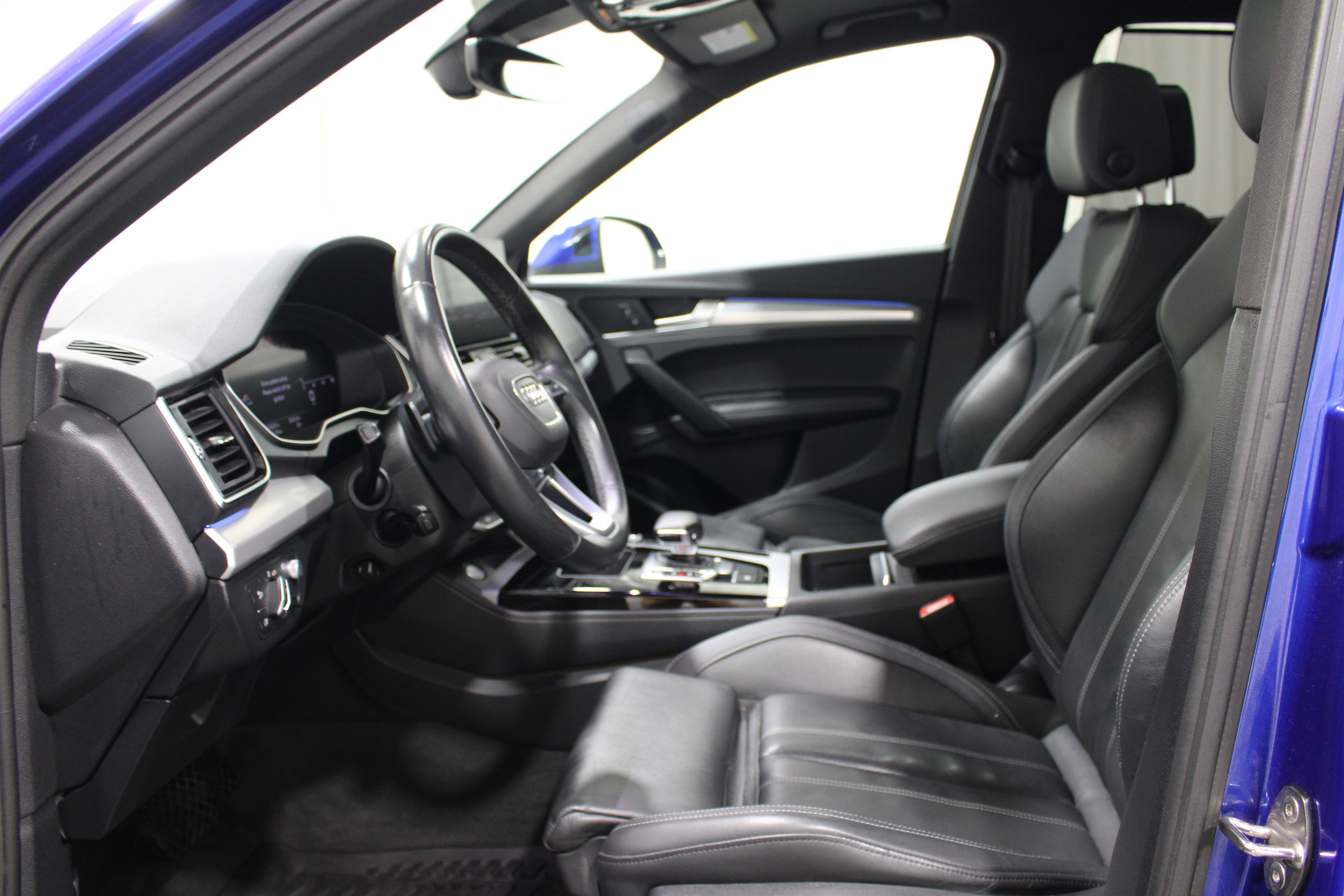 Used 2021 Audi Q5 Prestige w/ Prestige Package image 3