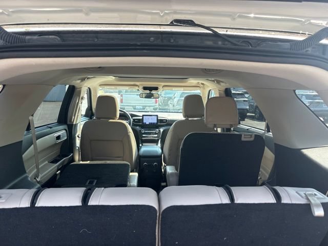 Used 2022 Ford Explorer Limited w/ Equipment Group 301A AWD/4WD image 11
