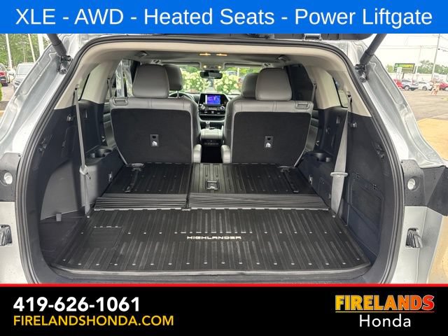 Used 2024 Toyota Highlander XLE AWD/4WD image 37