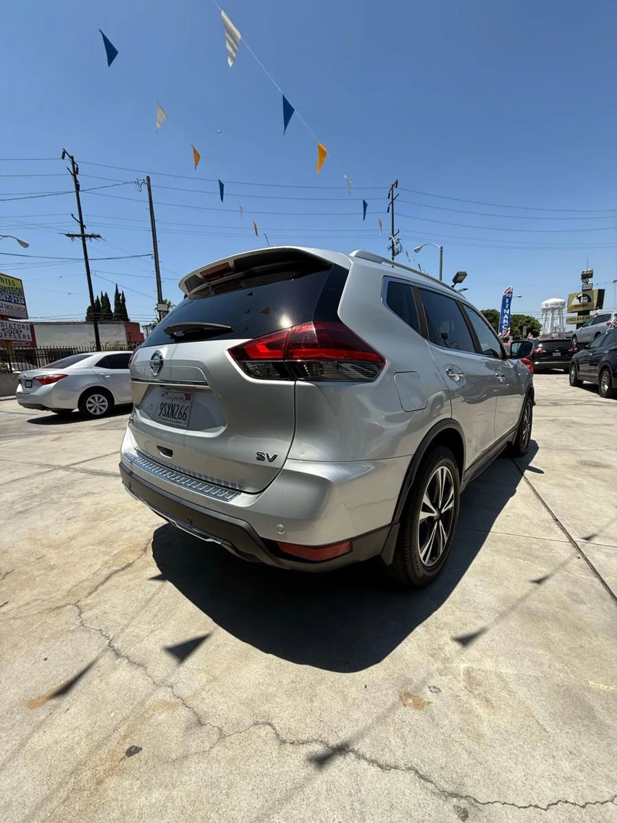 Used 2019 Nissan Rogue SV w/ Premium Package image 5