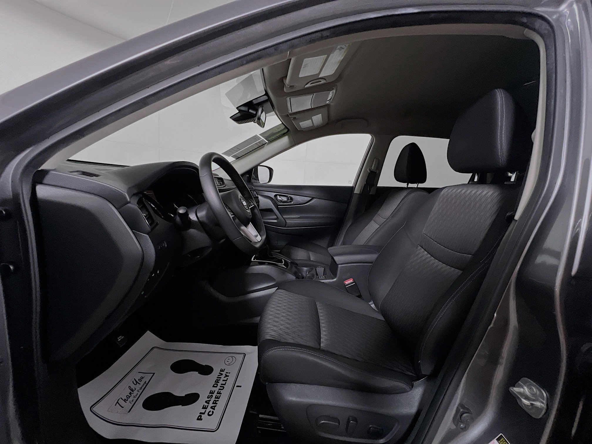 Used 2019 Nissan Rogue SV image 14