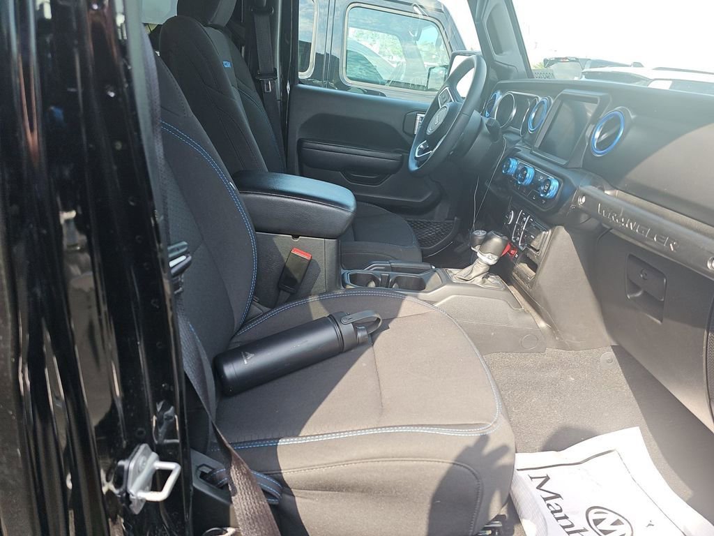 Used 2023 Jeep Wrangler Unlimited Rubicon 4xe image 21