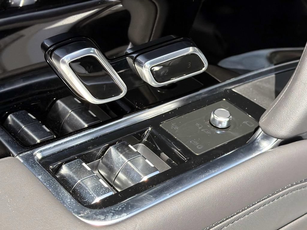 New 2026 Land Rover Range Rover SE AWD/4WD image 17