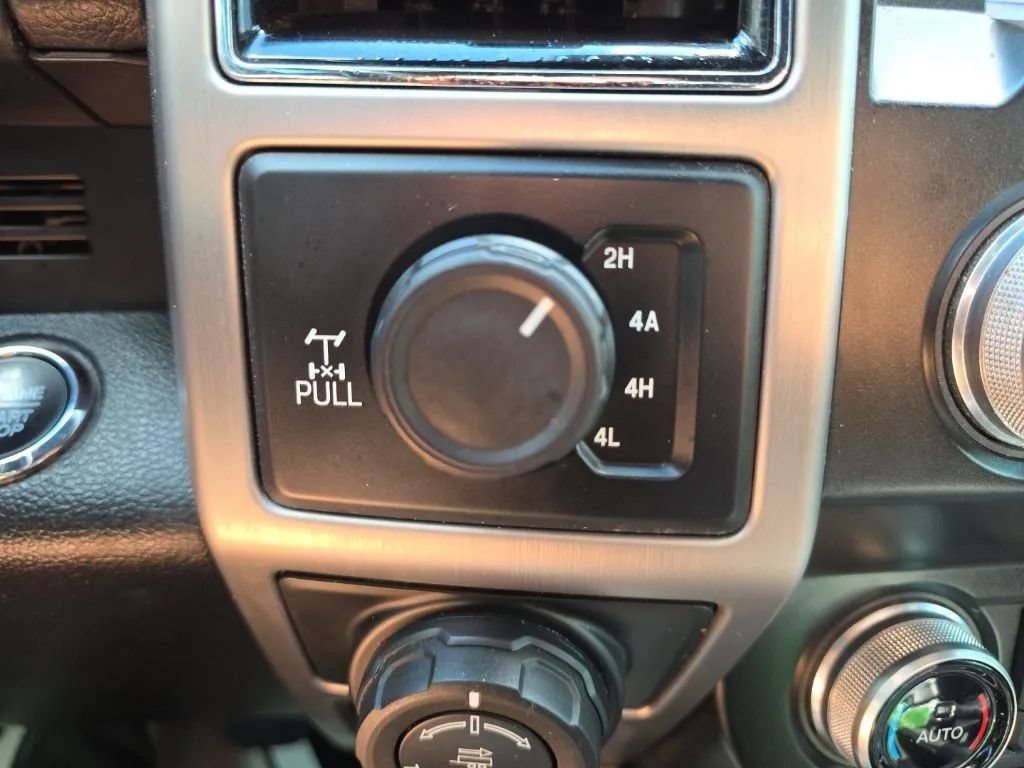 Used 2019 Ford F150 Platinum w/ Equipment Group 701A Luxury AWD/4WD image 30