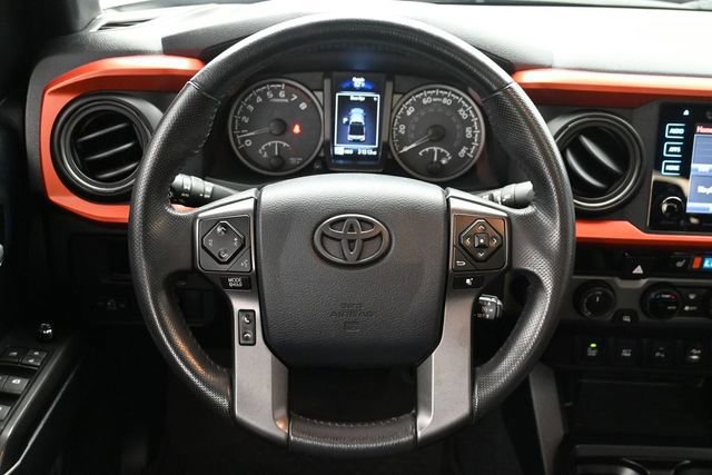 Used 2017 Toyota Tacoma TRD Sport AWD/4WD image 23