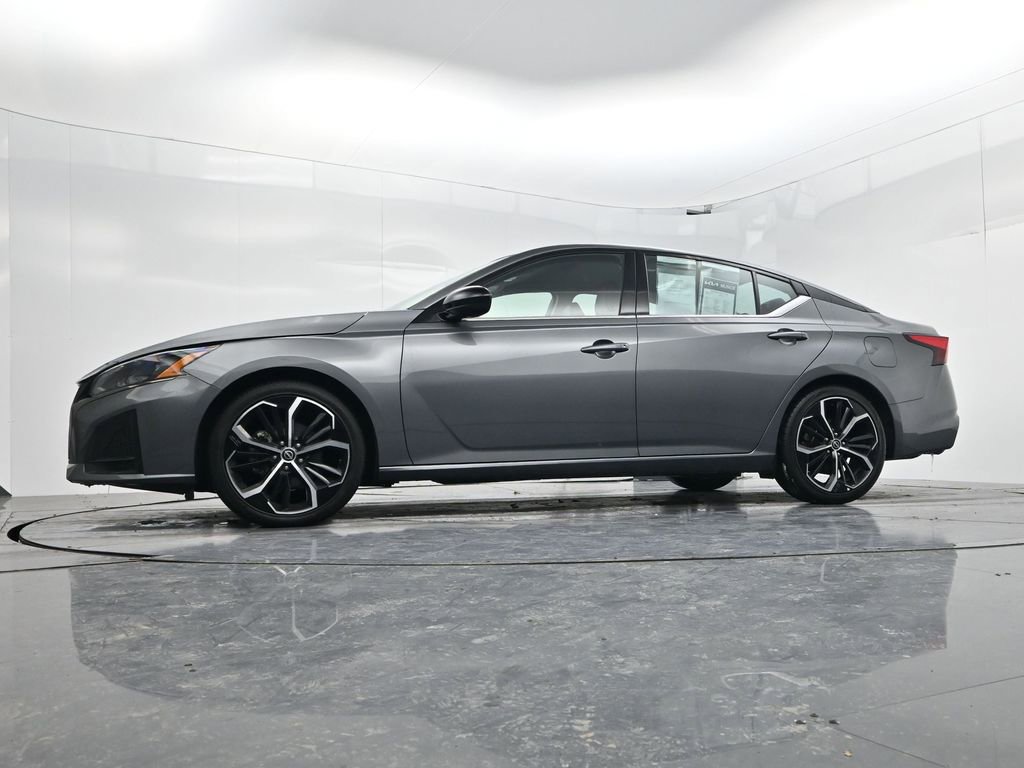 Used 2024 Nissan Altima 2.5 SR image 36