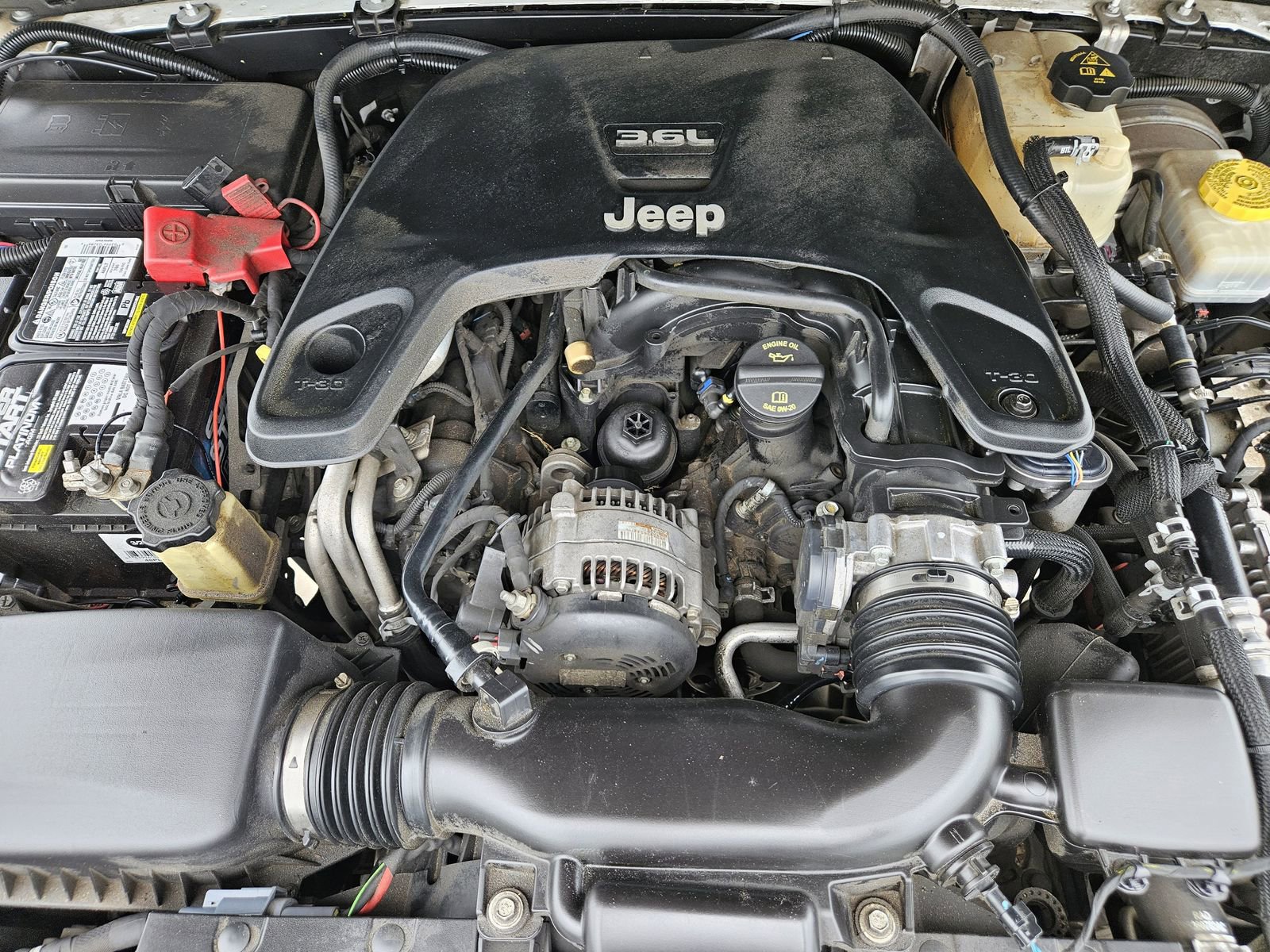 Used 2018 Jeep Wrangler Unlimited Sahara AWD/4WD image 34