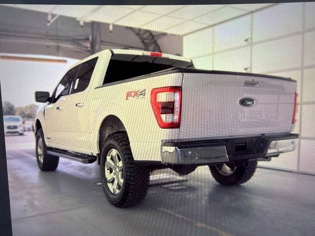 Used 2021 Ford F150 Lariat w/ Equipment Group 502A High AWD/4WD image 4
