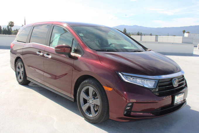 Used 2021 Honda Odyssey EX image 2
