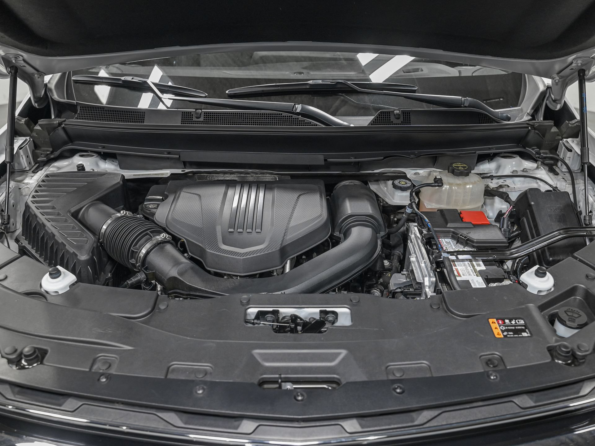 Used 2025 Chevrolet Traverse LT FWD image 11