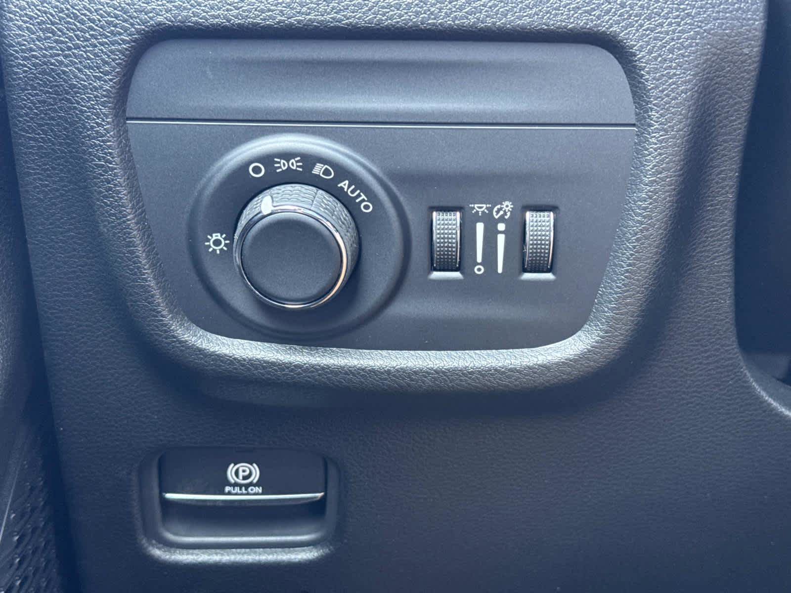 New 2026 Jeep Grand Cherokee Altitude RWD image 13