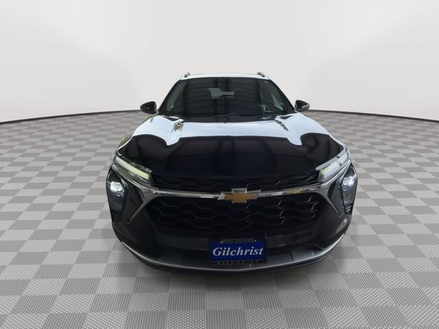 Used 2024 Chevrolet Trax LT FWD image 2