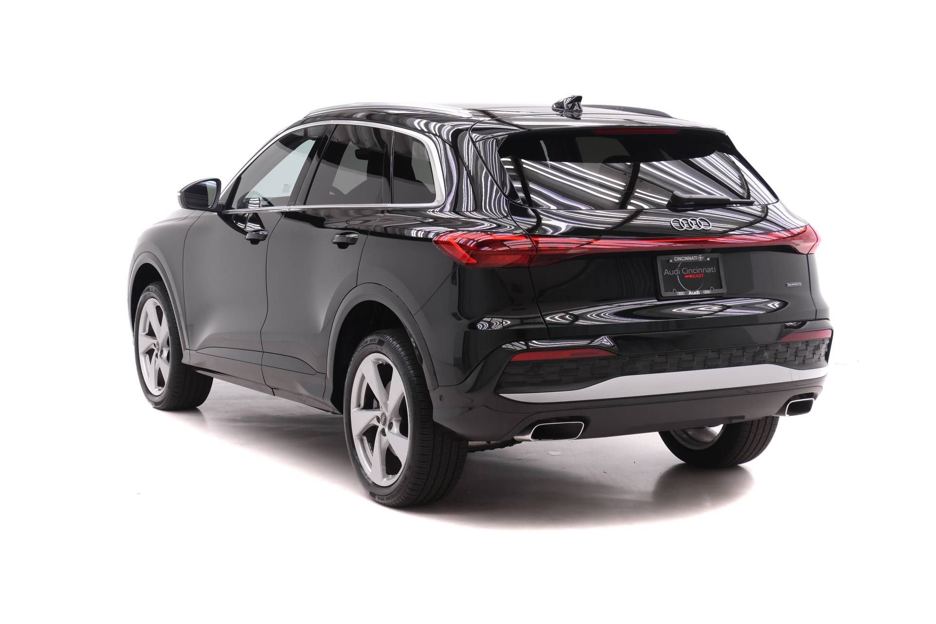 Certified 2025 Audi Q5 Premium w/ Premium Plus AWD/4WD image 5