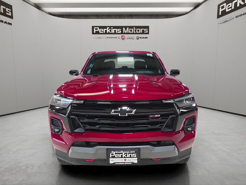 Used 2024 Chevrolet Colorado Z71 w/ Z71 Convenience Package 2 AWD/4WD image 9