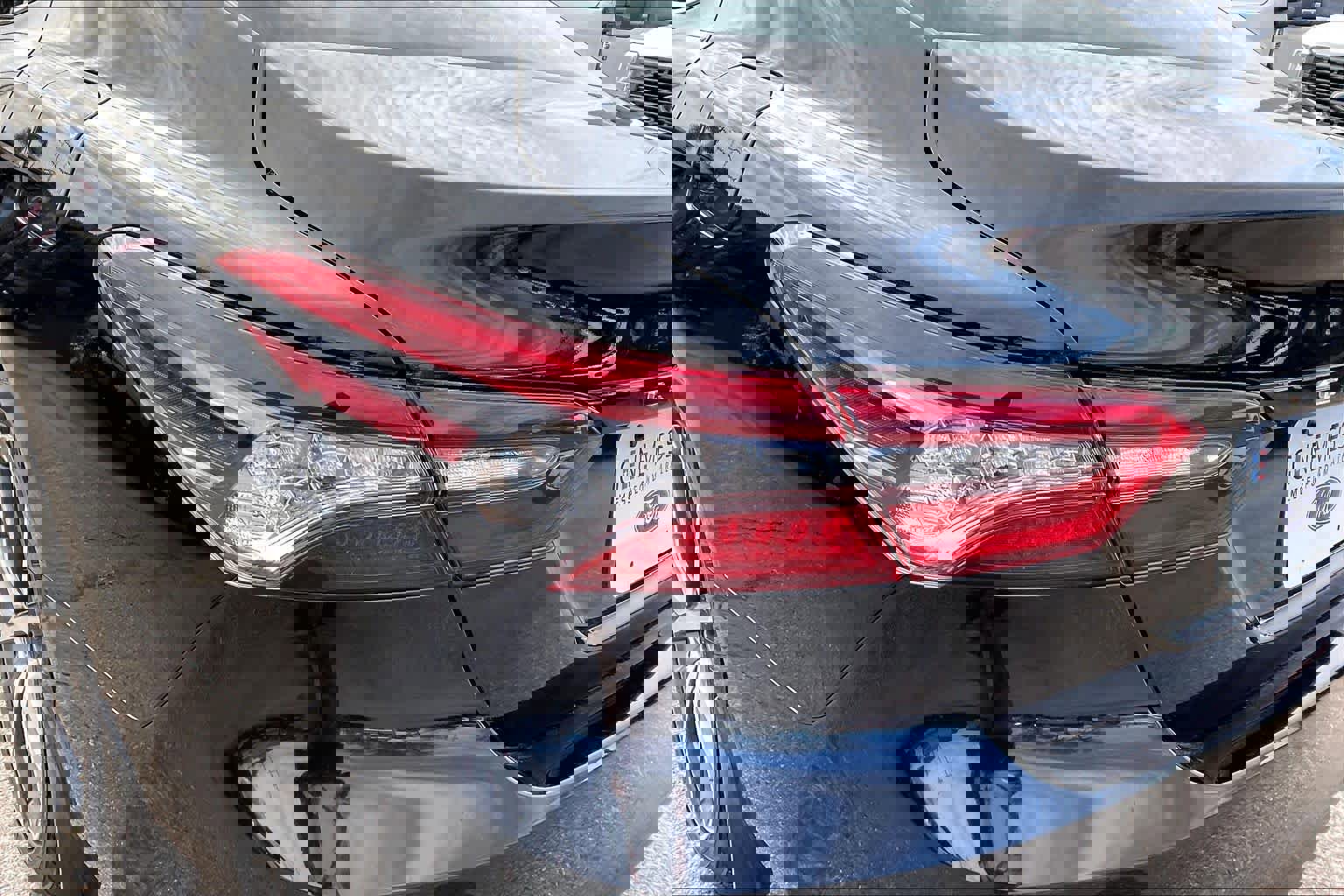 Used 2024 Toyota Camry XLE w/ Navigation Package image 29