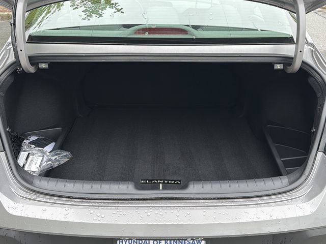 Certified 2025 Hyundai Elantra Hybrid w/ Cargo Package FWD image 18