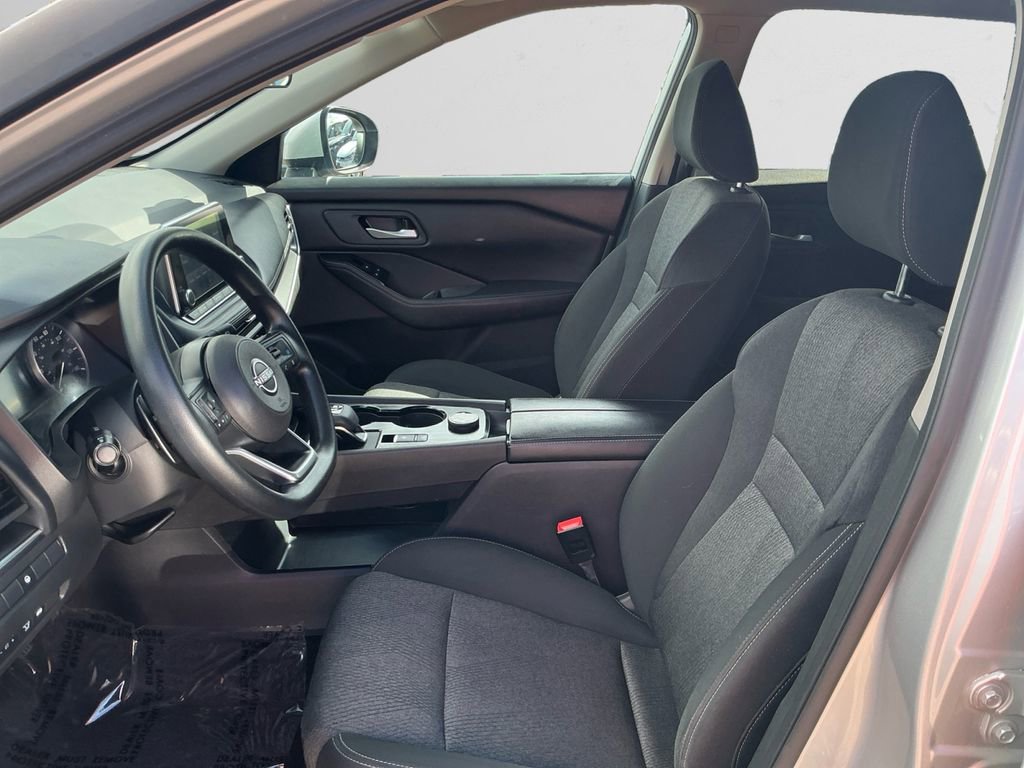 Used 2024 Nissan Rogue SV AWD/4WD image 9