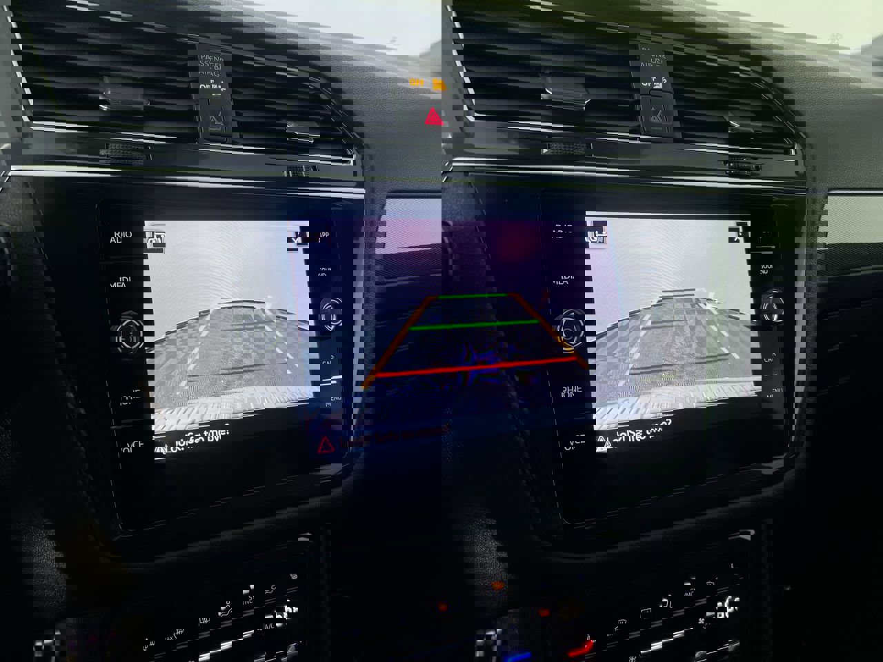 Used 2022 Volkswagen Tiguan SE R-Line image 29