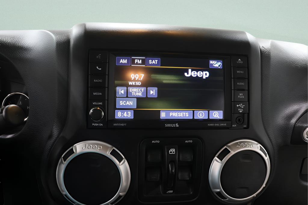 Used 2018 Jeep Wrangler Unlimited Sahara w/ Connectivity Group image 12