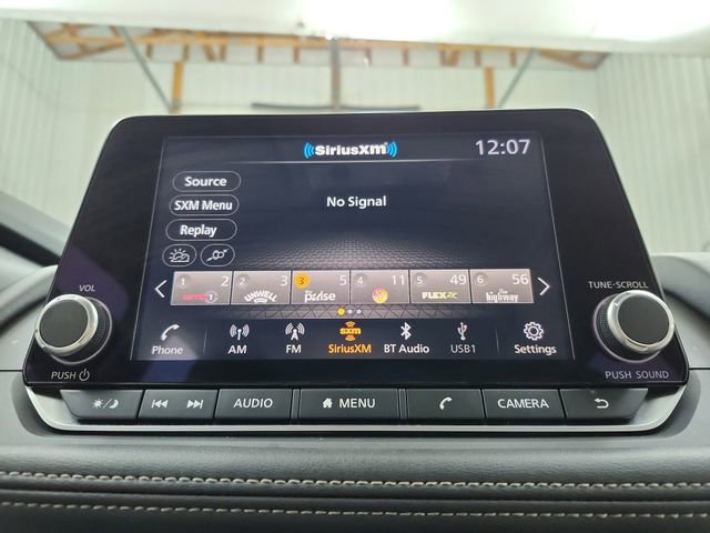 Used 2025 Nissan Rogue SV w/ SV Premium Package image 29