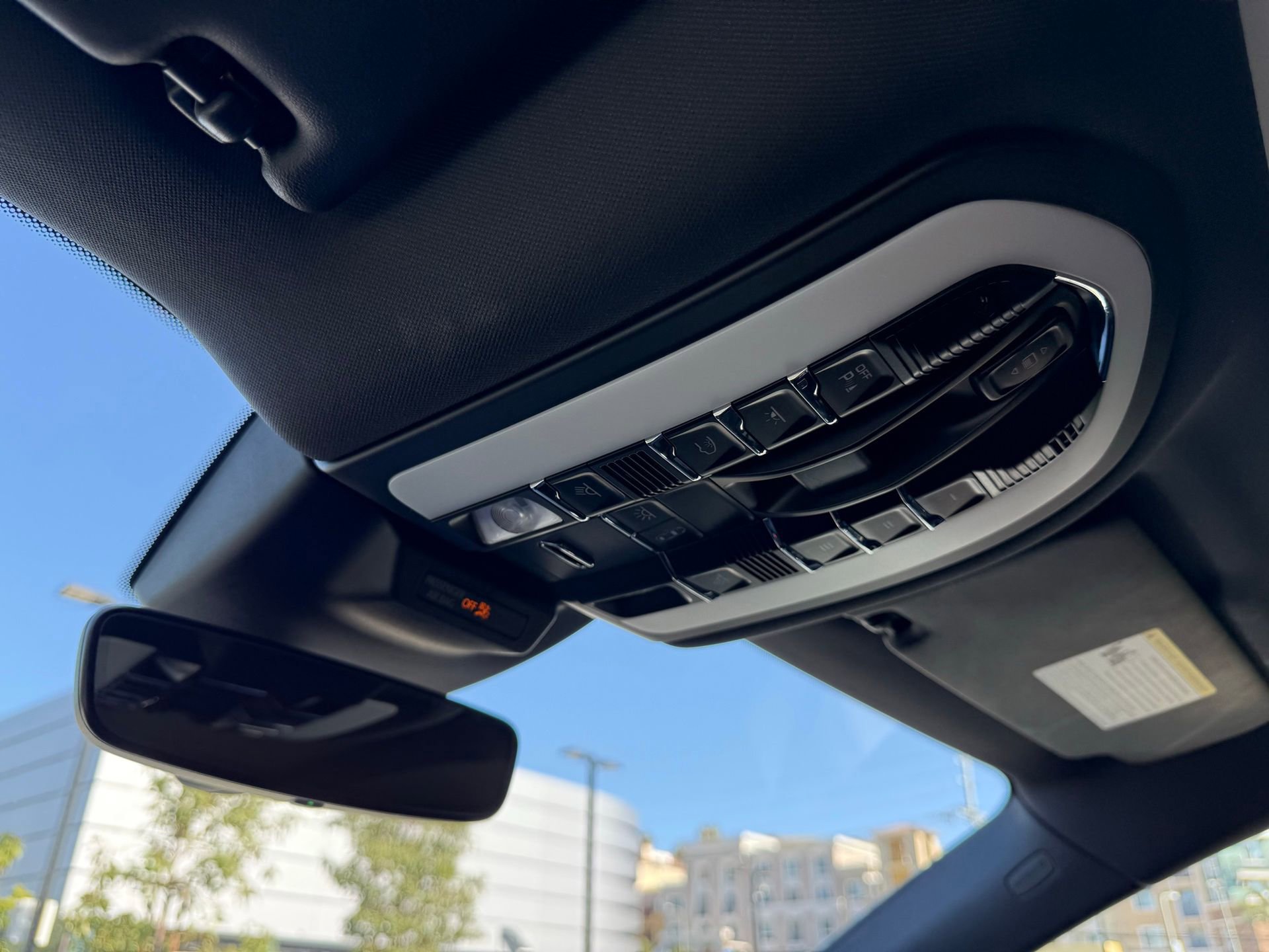 Used 2024 Porsche Macan image 17