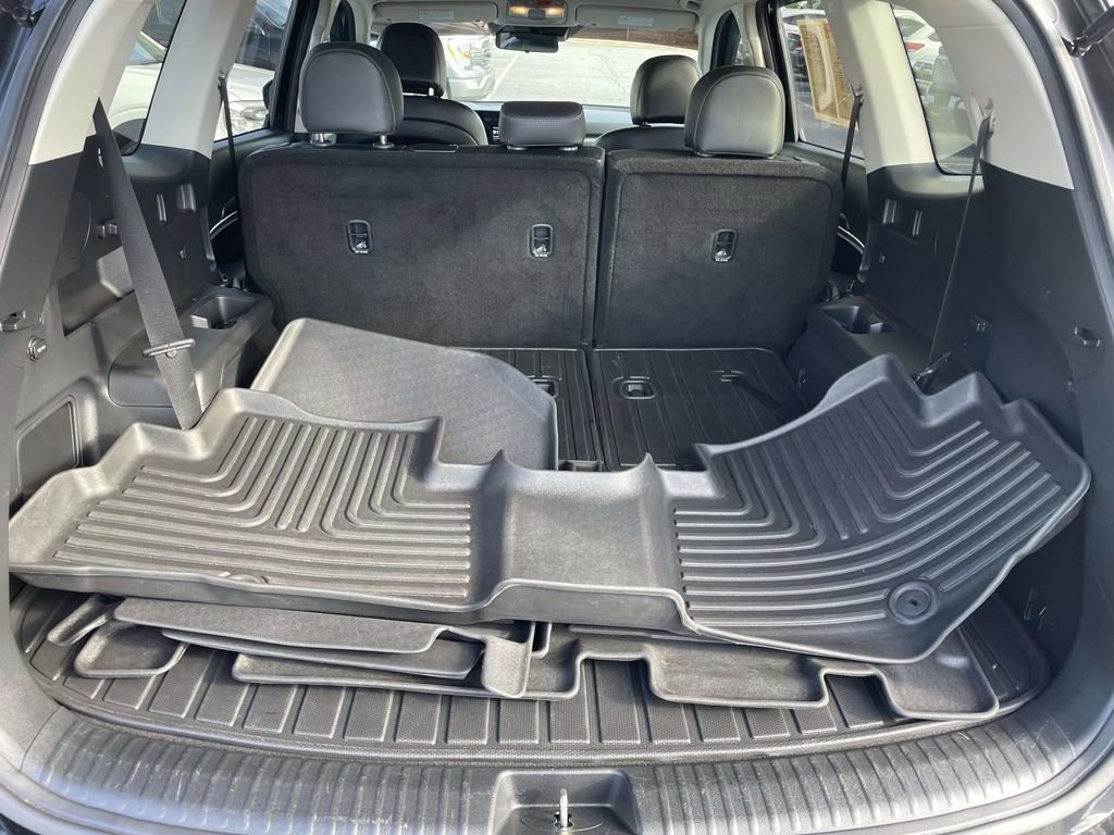 Used 2023 Kia Telluride LX image 47