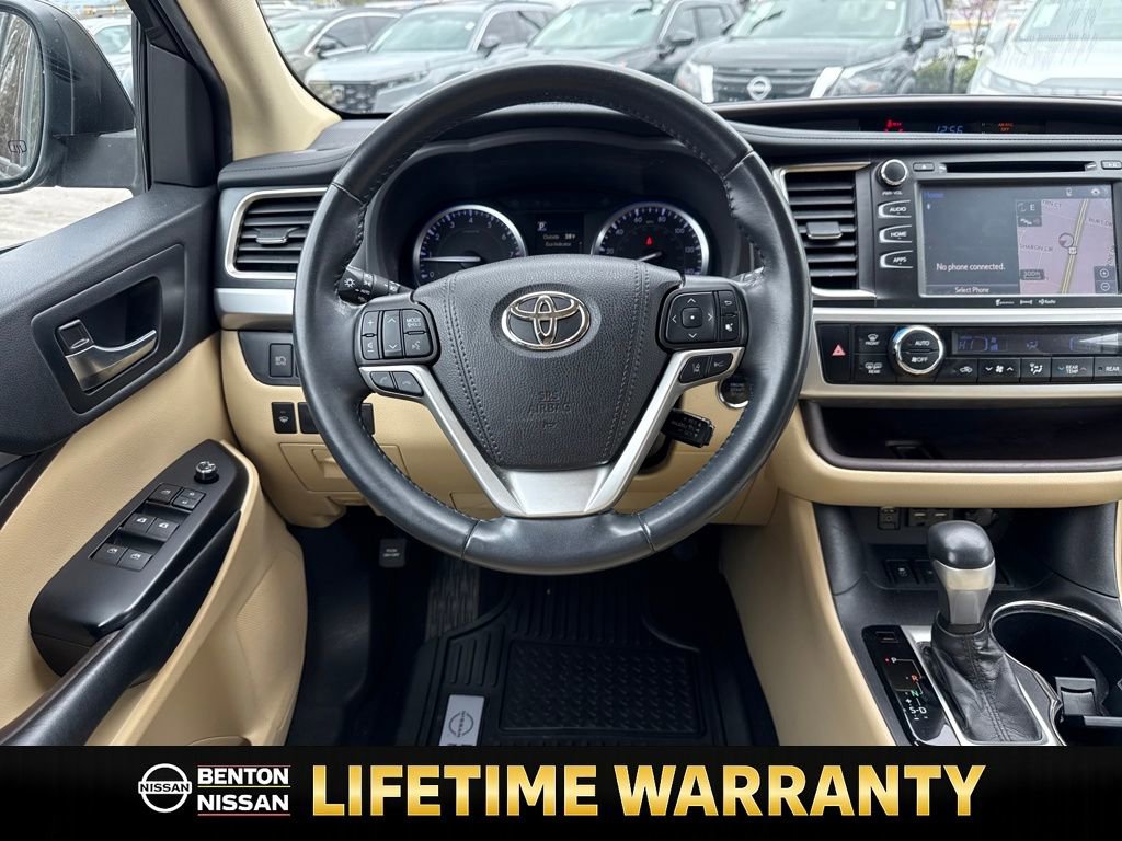 Used 2019 Toyota Highlander XLE image 14
