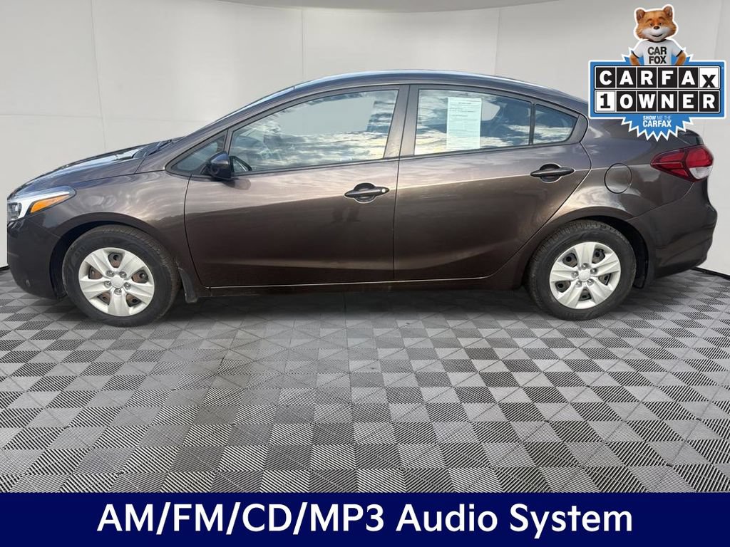 Used 2017 Kia Forte LX FWD image 2