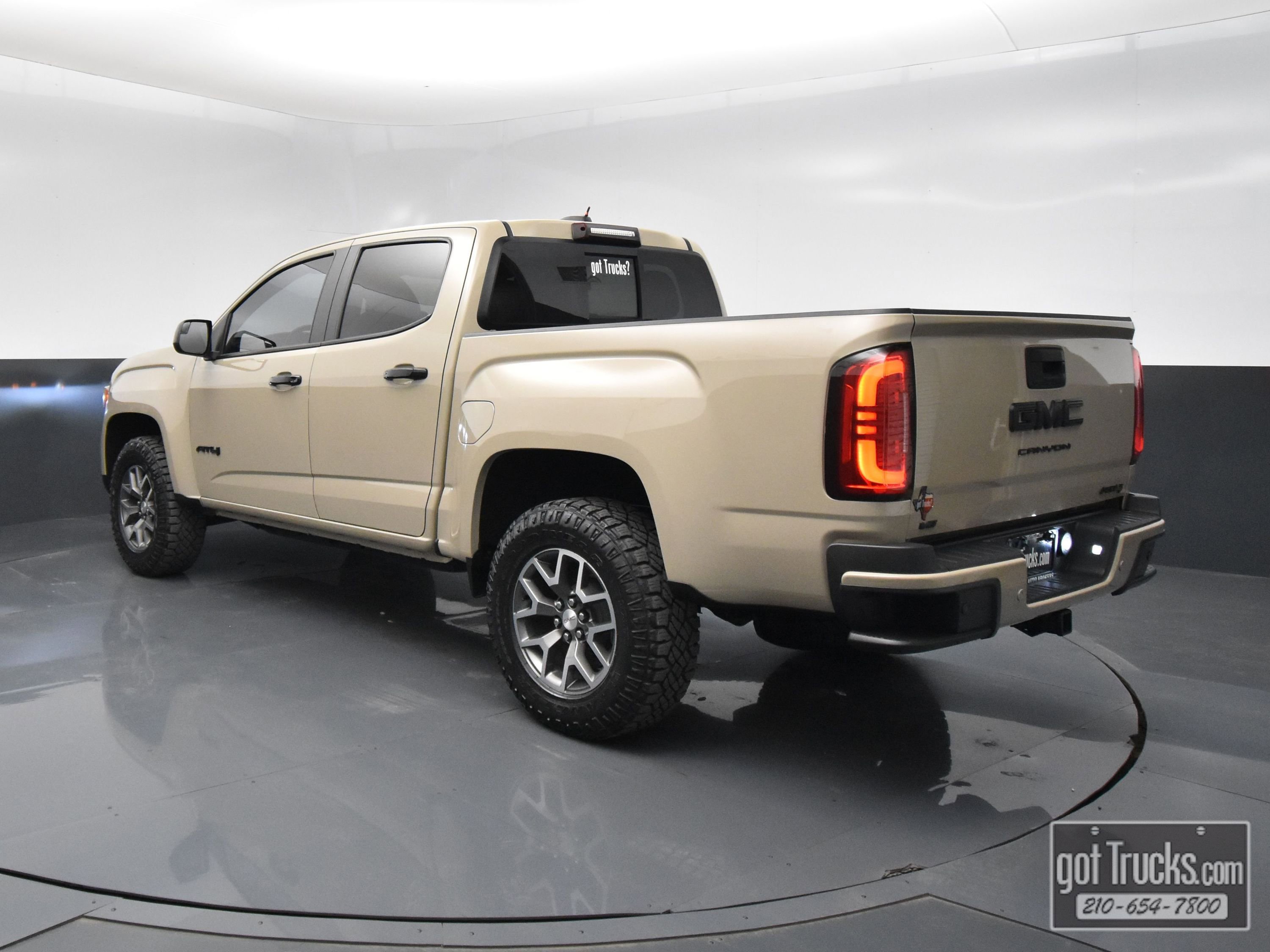 Used 2022 GMC Canyon AT4 w/ Trailering Package image 5