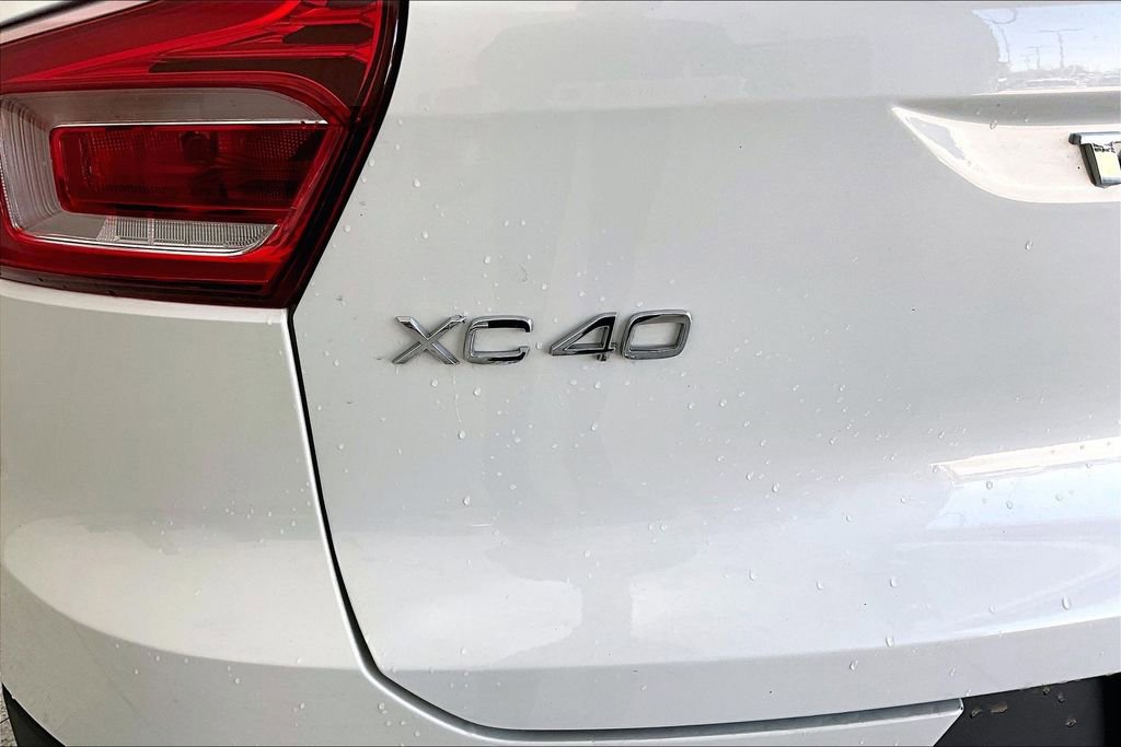 Certified 2025 Volvo XC40 B5 Plus image 42