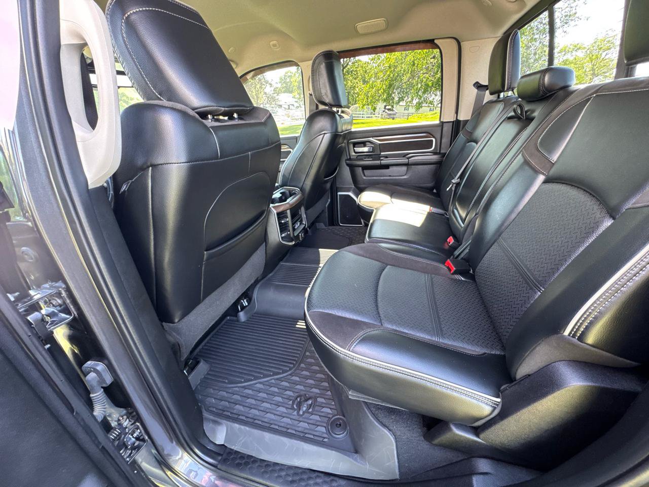 Used 2023 RAM 3500 Laramie AWD/4WD image 11