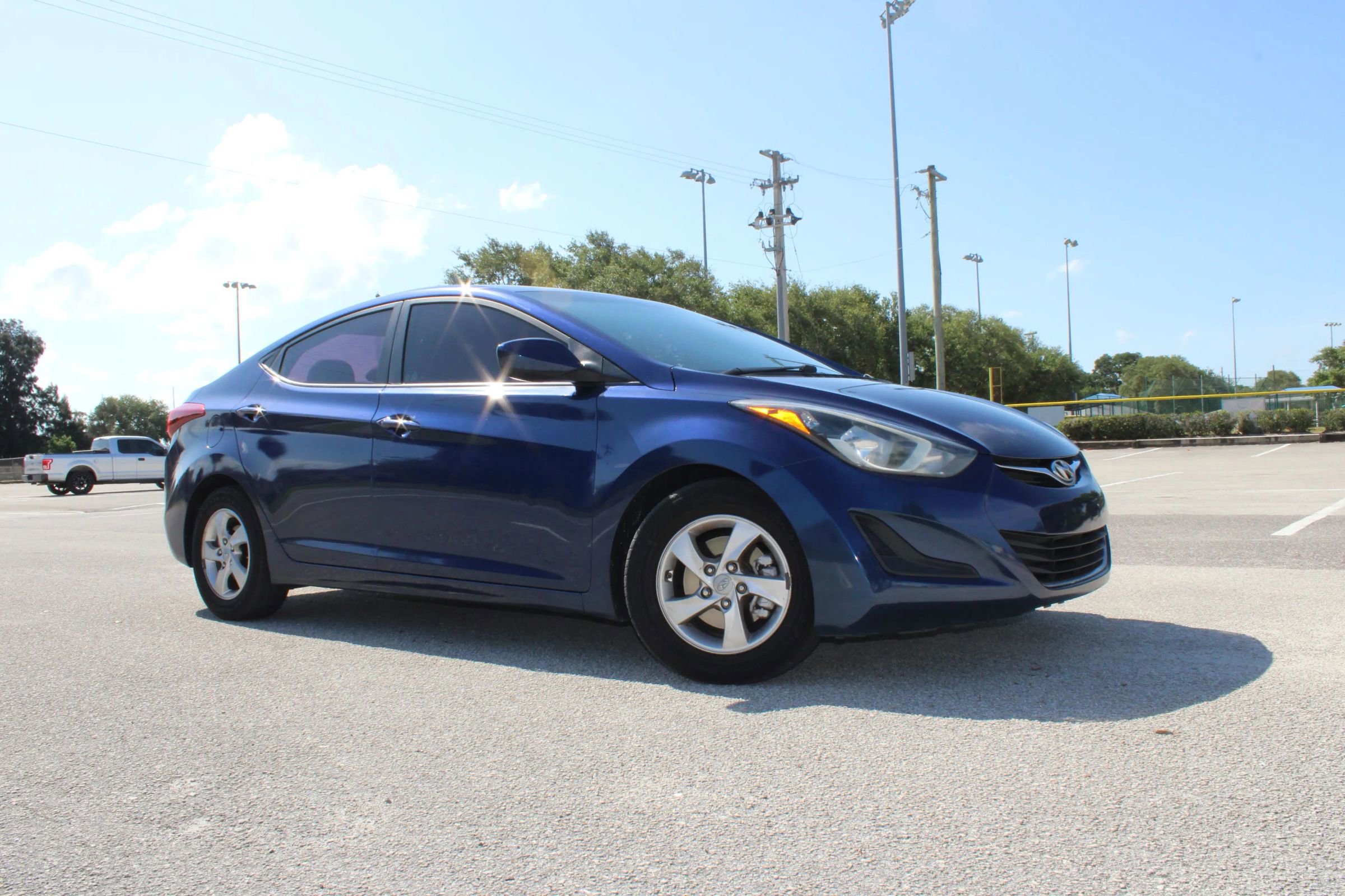 Used 2015 Hyundai Elantra SE FWD image 13