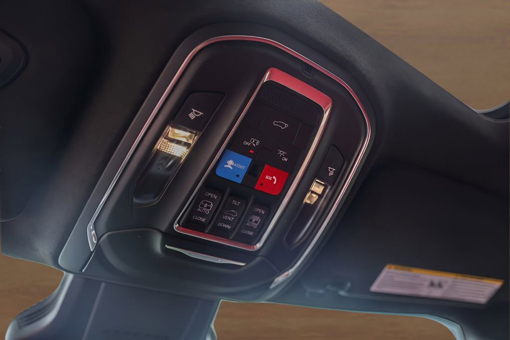 Used 2025 Jeep Wagoneer S Launch Edition image 20