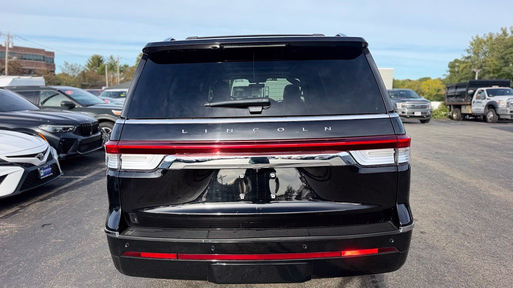 Used 2023 Lincoln Navigator L Reserve AWD/4WD image 7