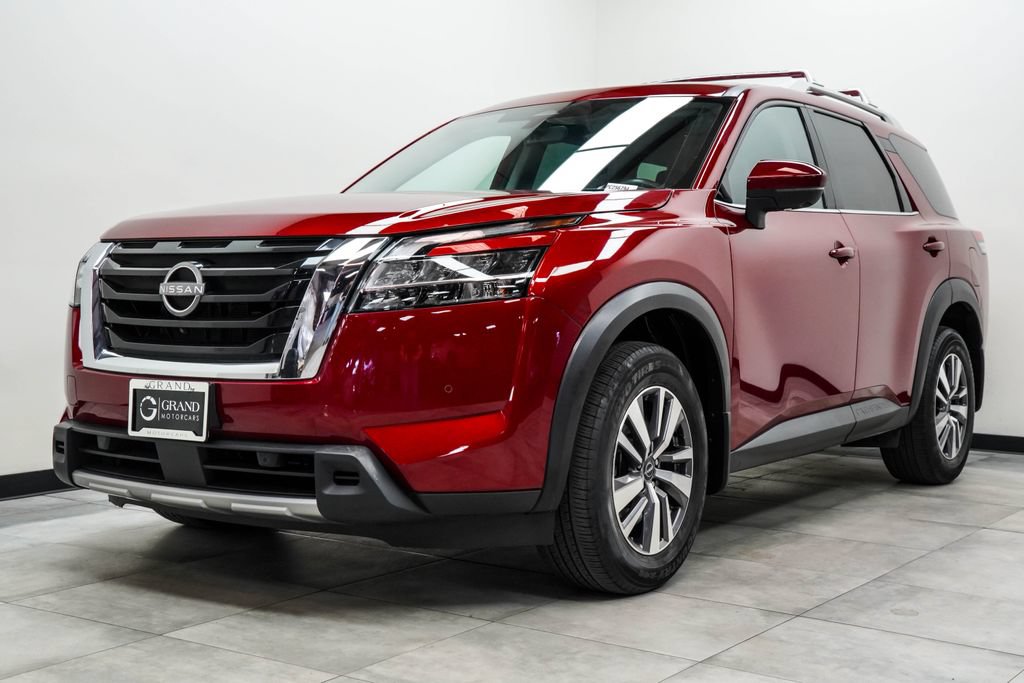 Used 2023 Nissan Pathfinder SL AWD/4WD image 7