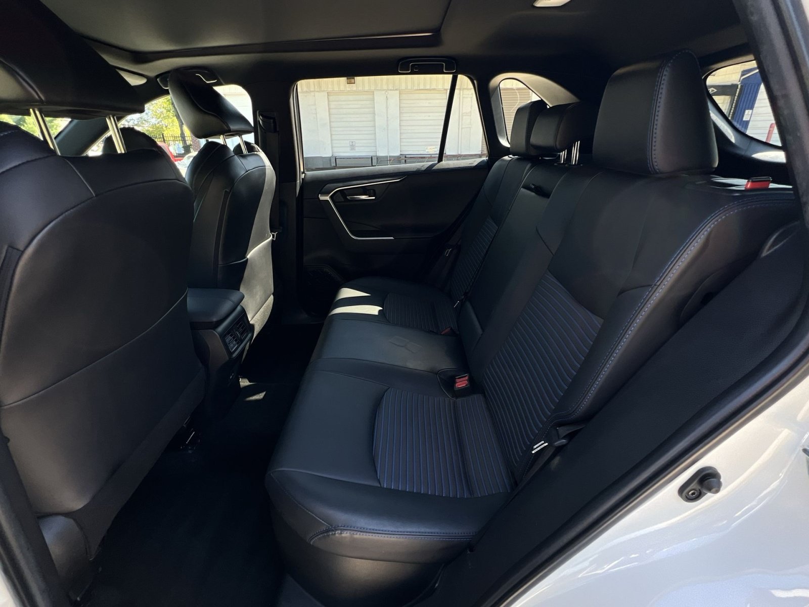 Used 2022 Toyota RAV4 XSE AWD/4WD image 30