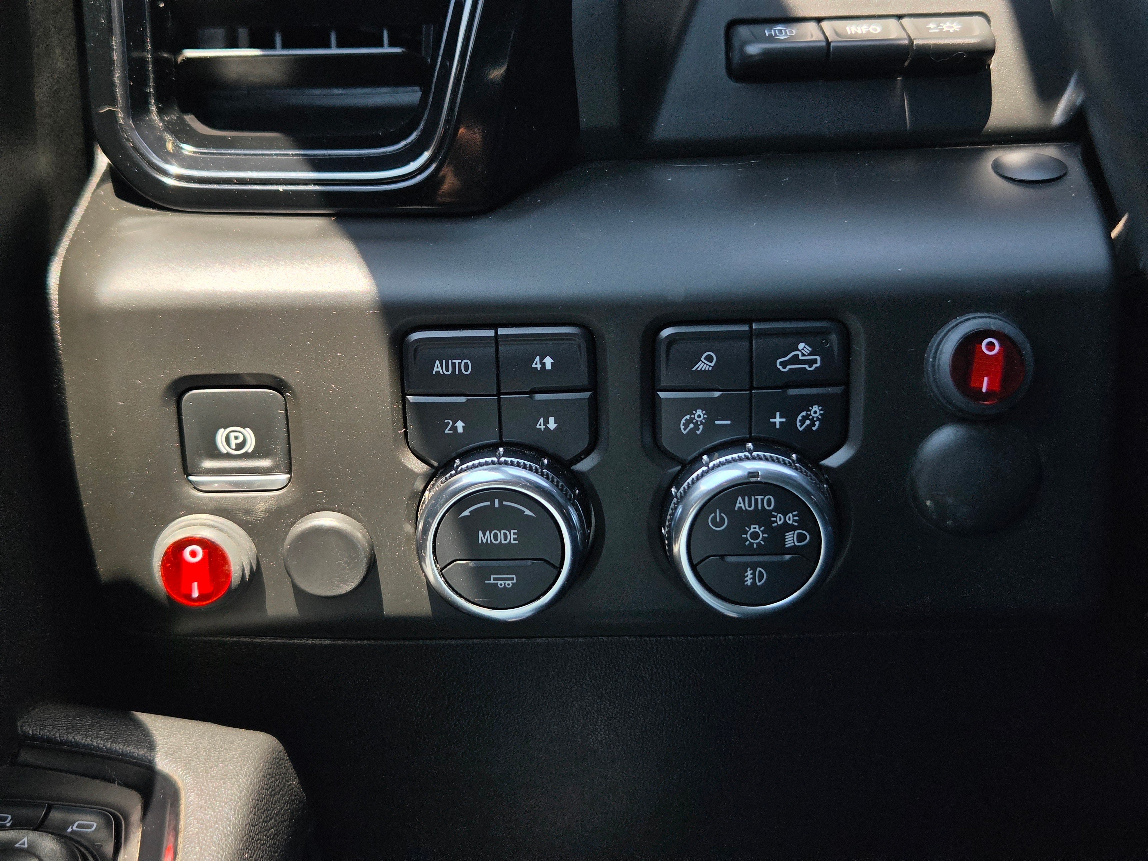 Used 2025 GMC Sierra 2500 AT4 w/ AT4 Premium Plus Package AWD/4WD image 38
