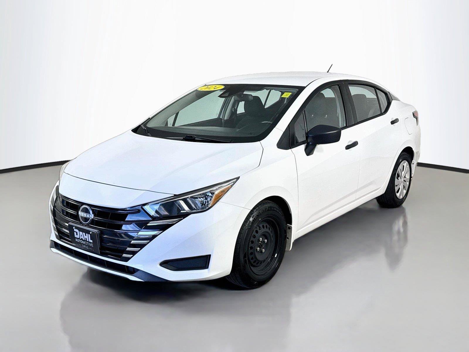 Used 2024 Nissan Versa S w/ Trunk Package FWD image 4