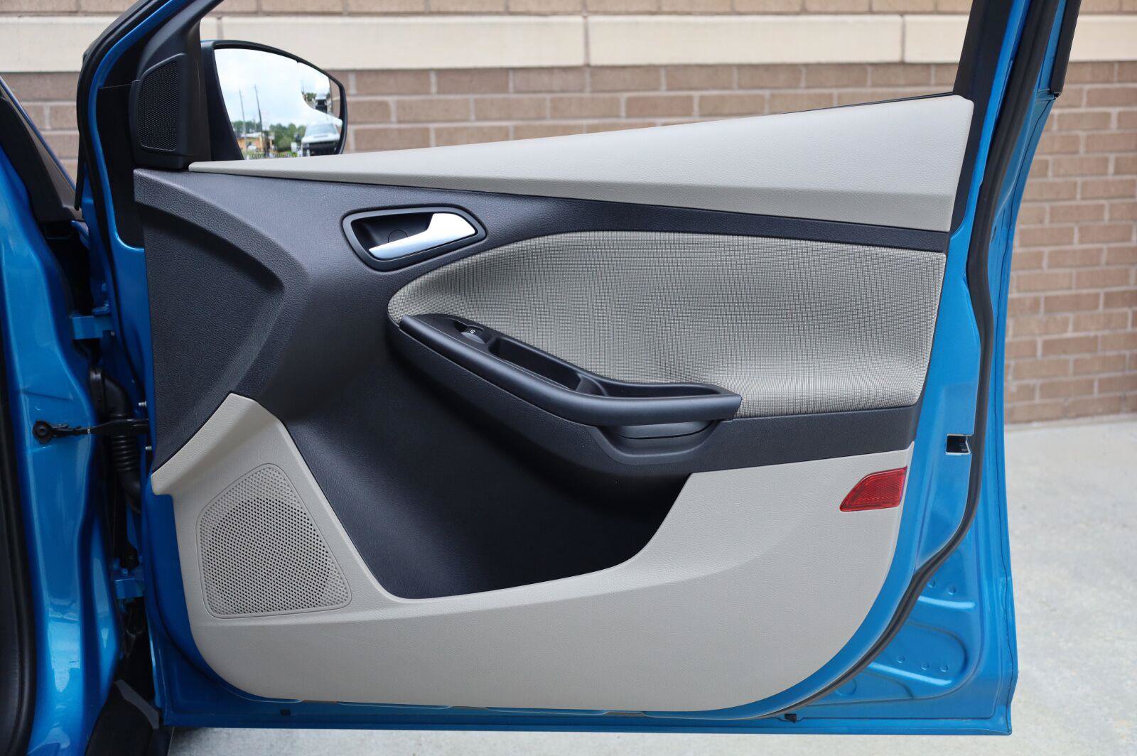 Used 2014 Ford Focus SE FWD image 25