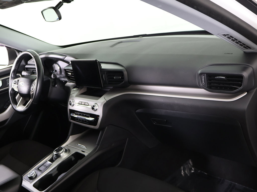 Used 2024 Ford Explorer XLT AWD/4WD image 26