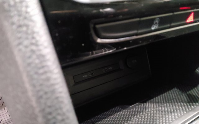 Used 2022 Volkswagen Atlas SEL R-Line image 34