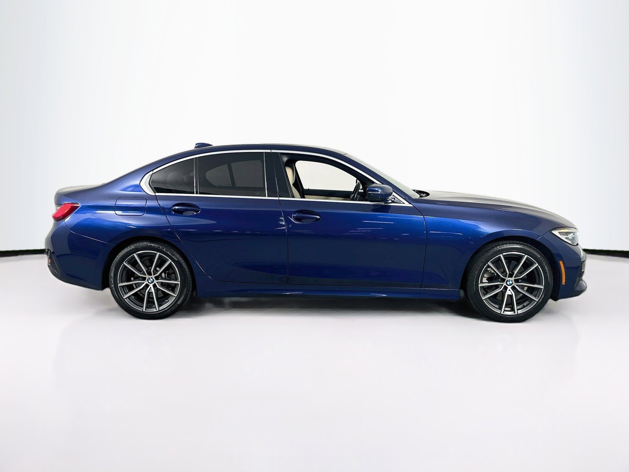 Used 2020 BMW 330i Sedan w/ Driving Assistance Package RWD image 4