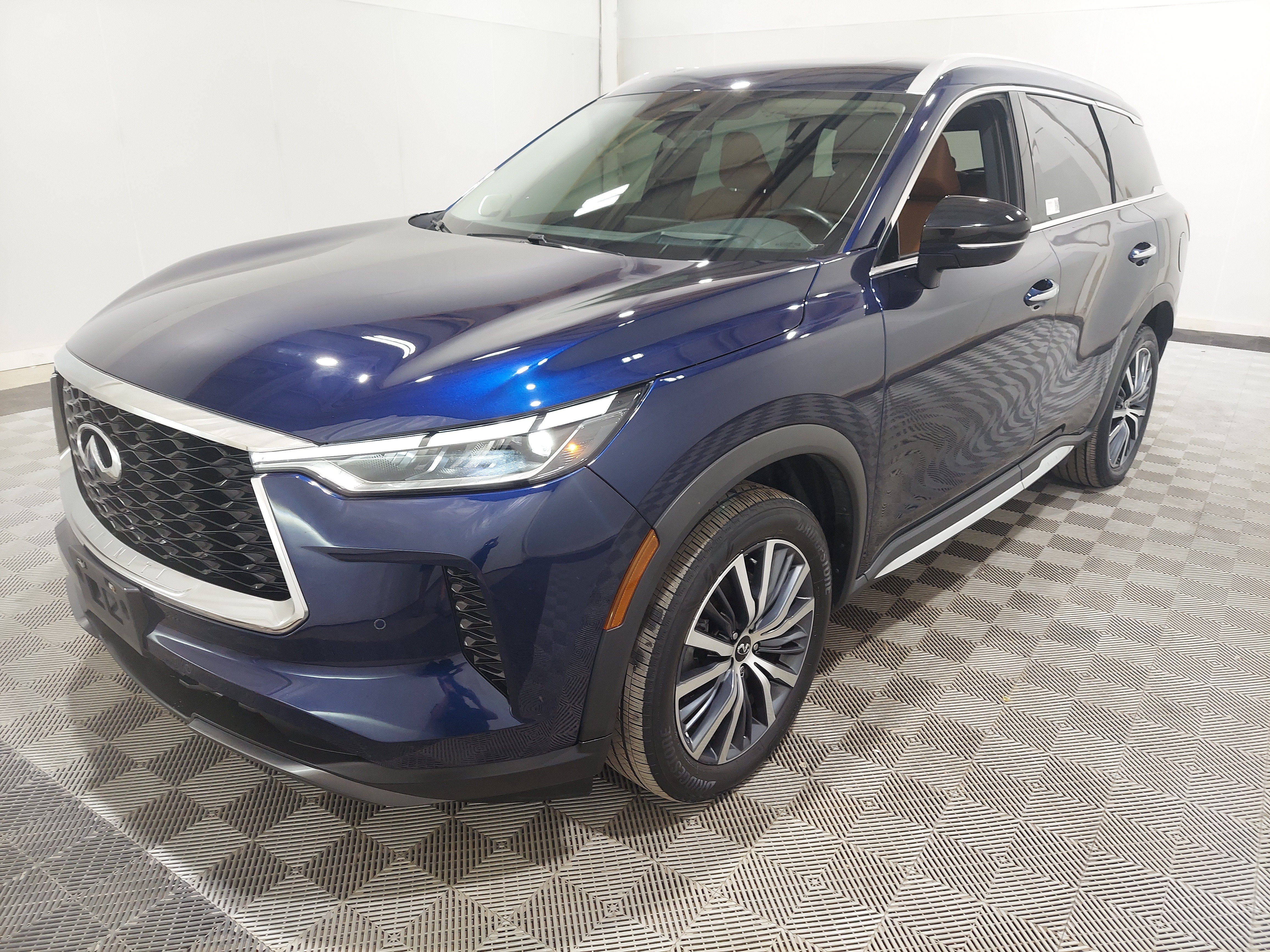 Used 2024 INFINITI QX60 Sensory AWD/4WD image 1