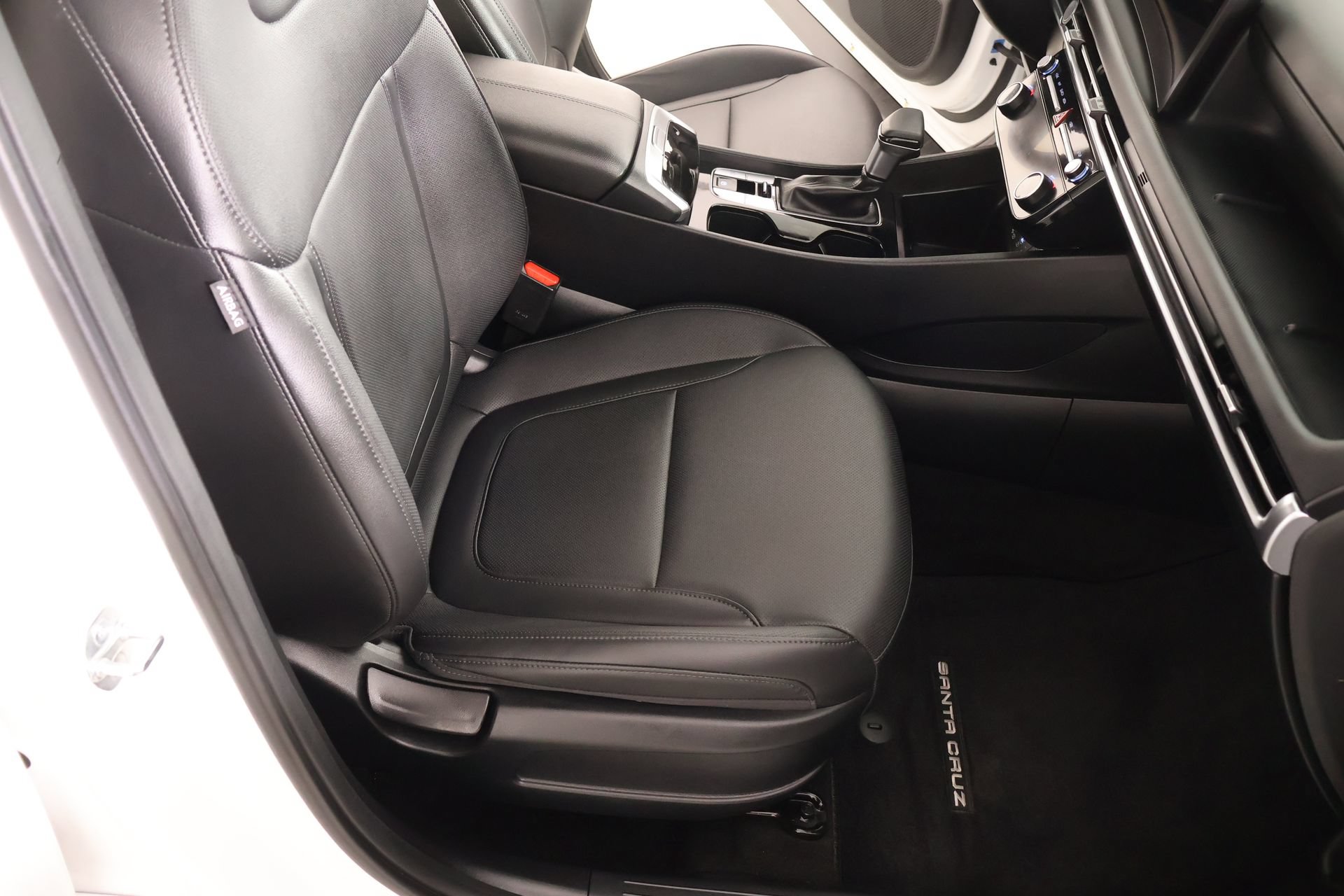 Certified 2026 Hyundai Santa Cruz SEL FWD image 13