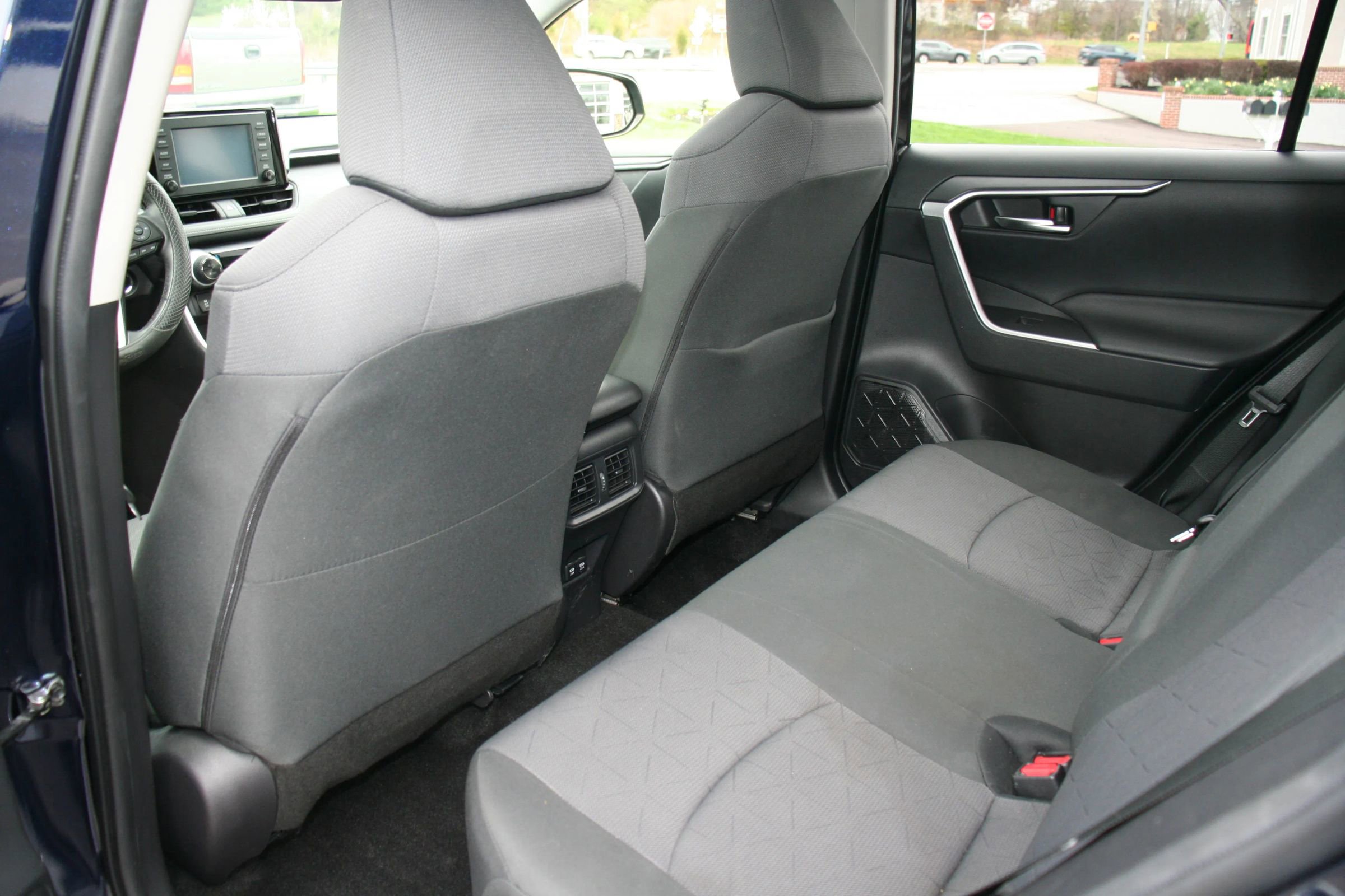 Used 2019 Toyota RAV4 XLE w/ Convenience Package image 37